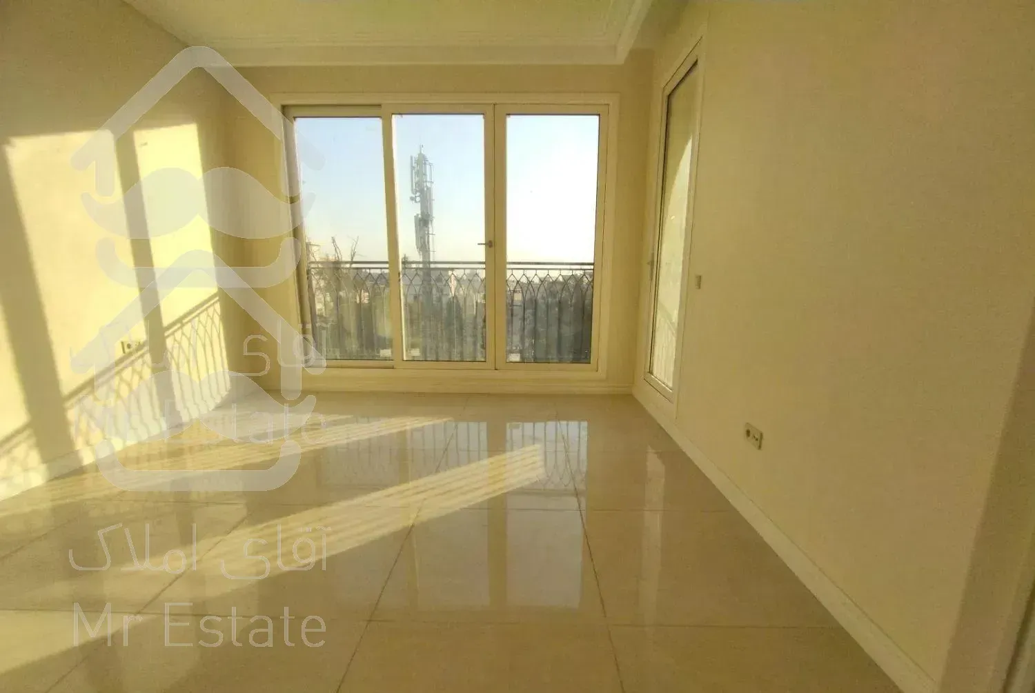 دربند ۱۶۰ متر ویو تهران غرق در نور