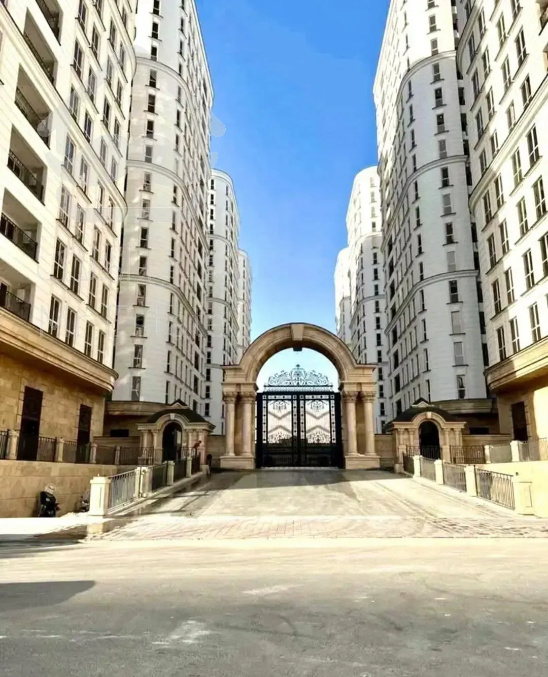 فروش ۱۱۴متر ۲خواب در برج مجلل از حاج رحیم قربانی