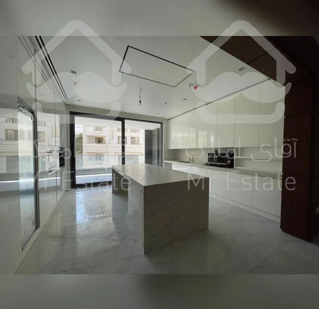 320 متر تاپ لوکیشن پاسداران