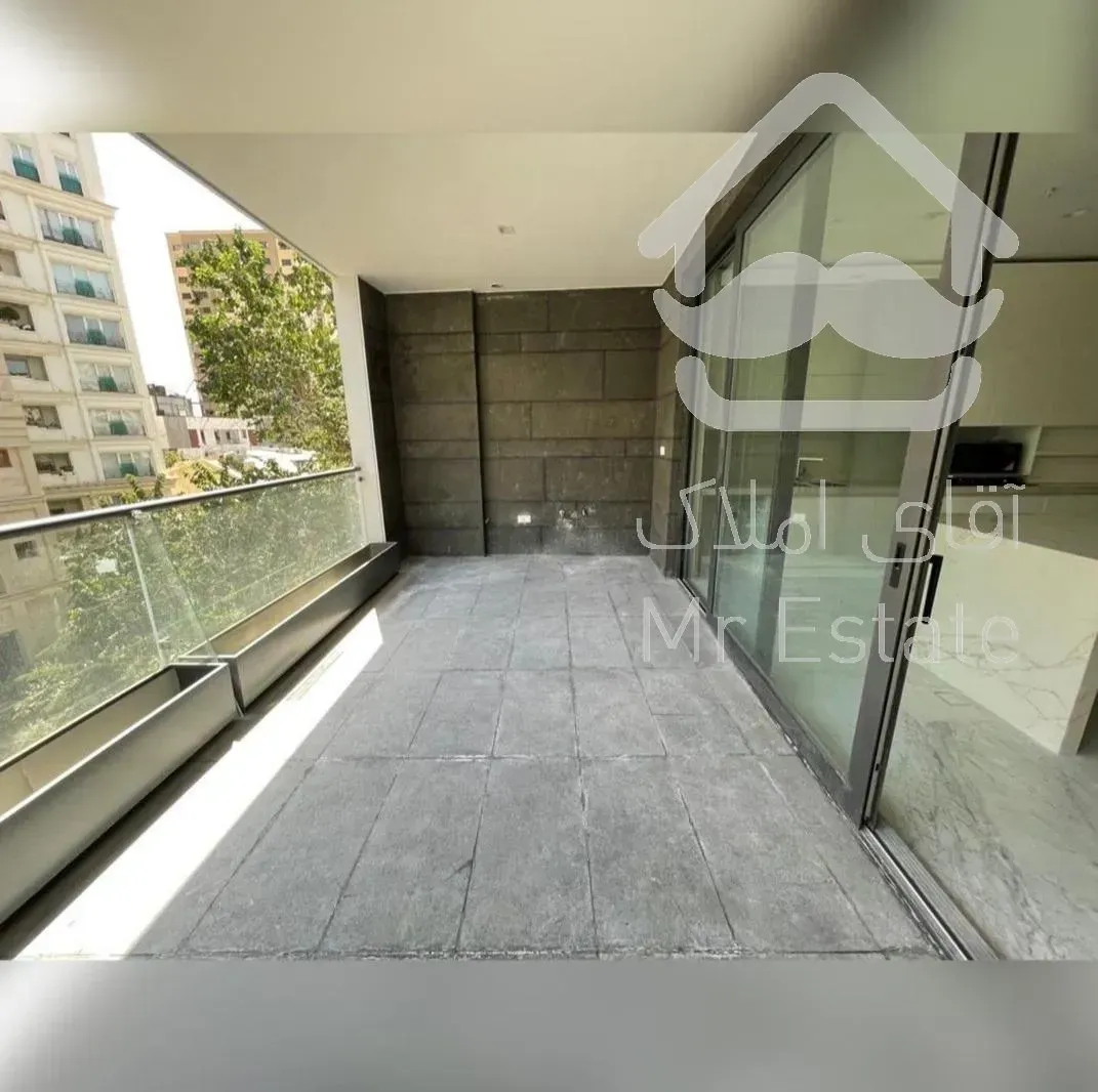 320 متر تاپ لوکیشن پاسداران