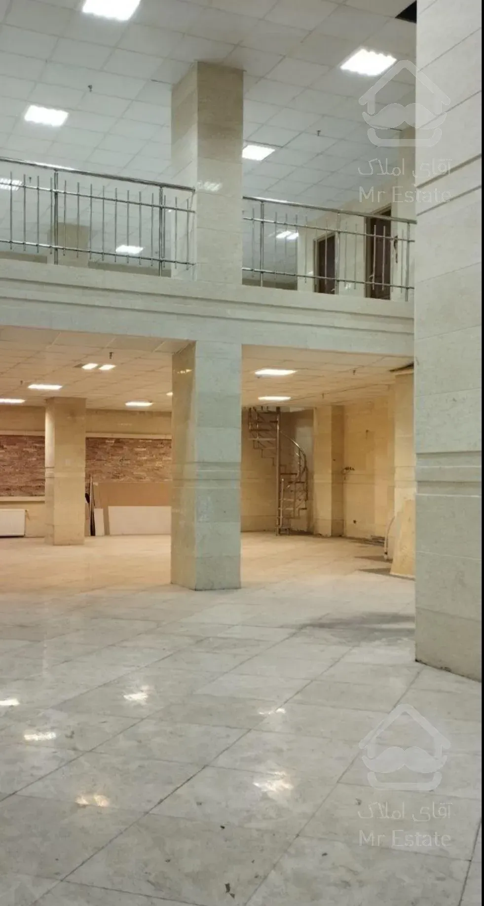 ساقدوش 550 متر مغازه دو بر