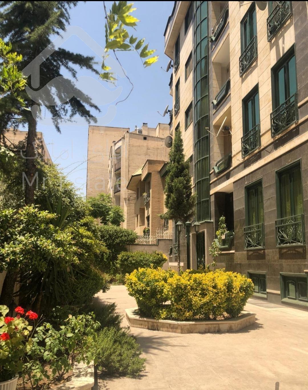 ۱۲۹متر « زیر قیمت منطقه / فوری » تاپ لوکیشن صرافهای جنوبی