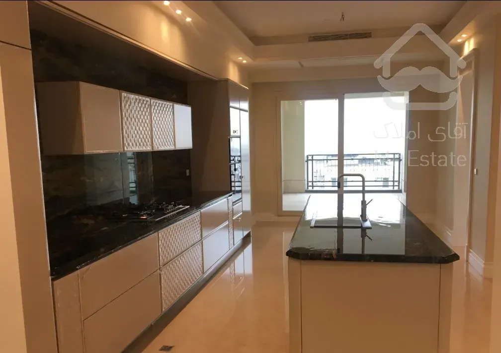 اجاره 215 متری فرمانیه