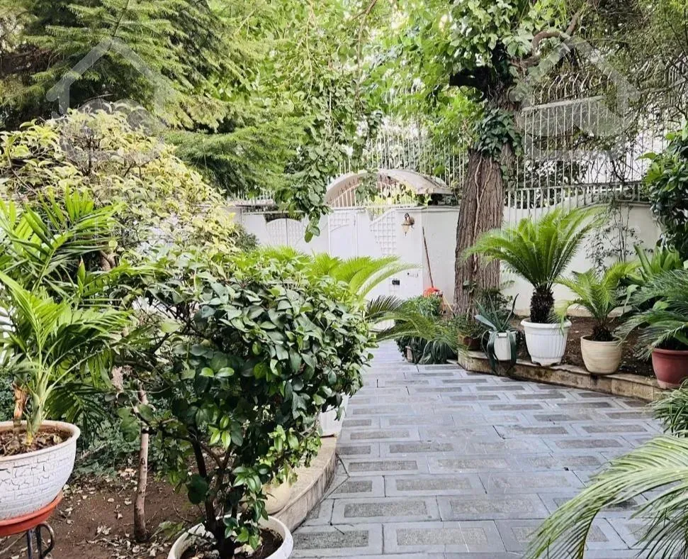 خانه ویلایی در شهرک دانشگاه شریف اردستانی