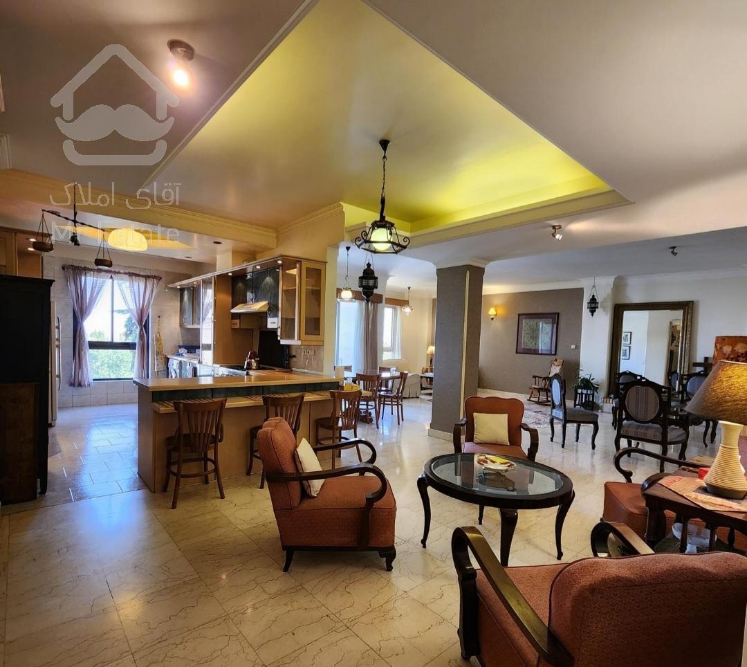 فروش آپارتمان ۲۰۰ متری در نیاوران