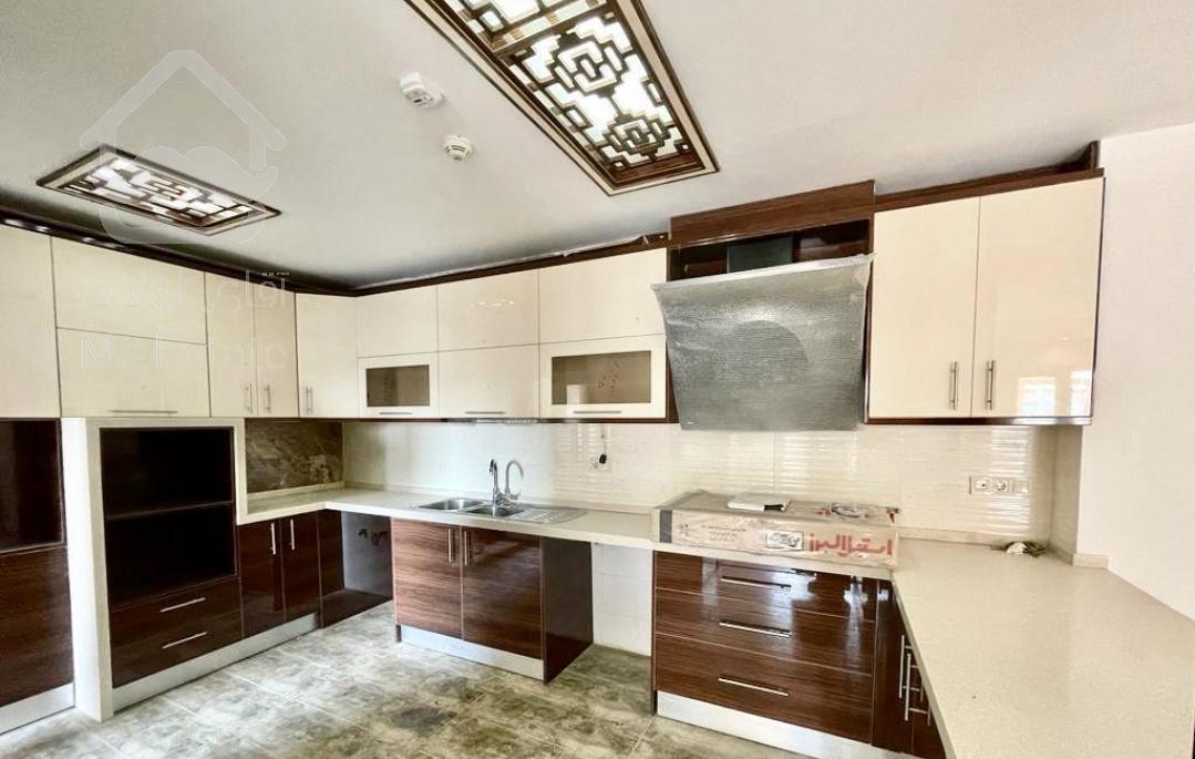 آپارتمان ۲۰۰ متری برای فروش در ولنجک