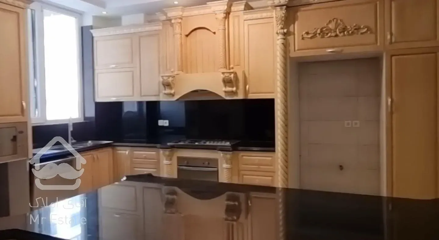 برج باغ 220متری لوکس/طبقه 7 ویو تهران/فرمانیه غربی