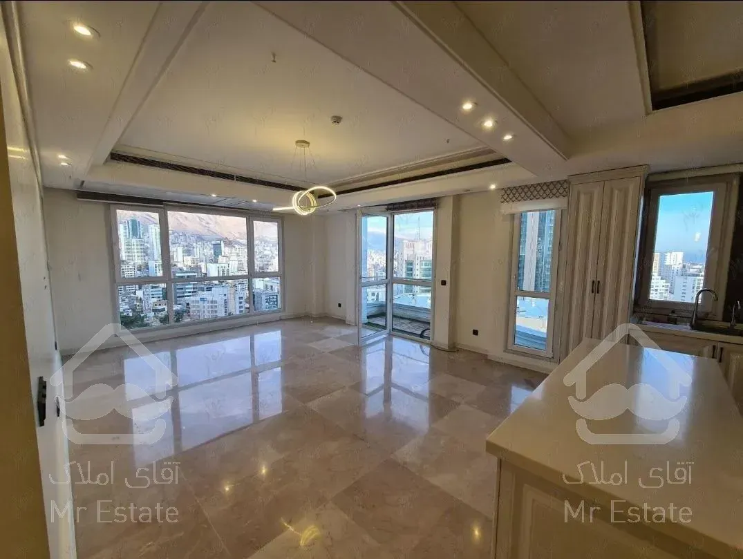 ۱۳۵متر۲خواب*برج نوساز برند* ویو استثنایی