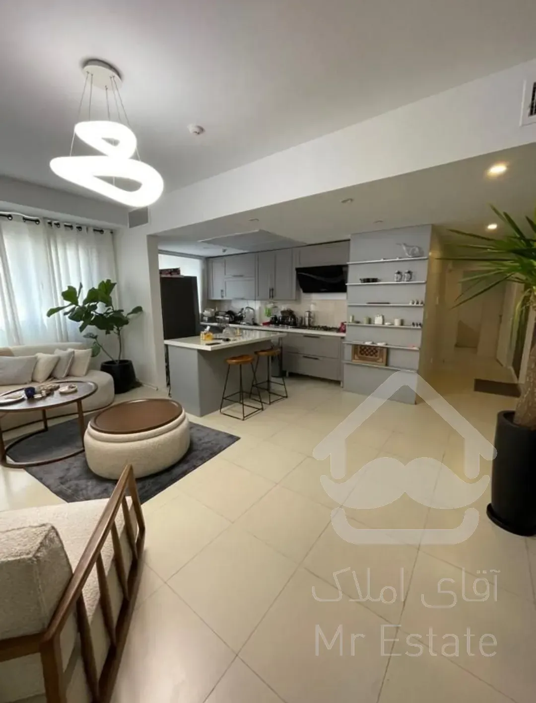 فروش آپارتمان ۱۰۰ متری ۷ ساله در پونک شمالی