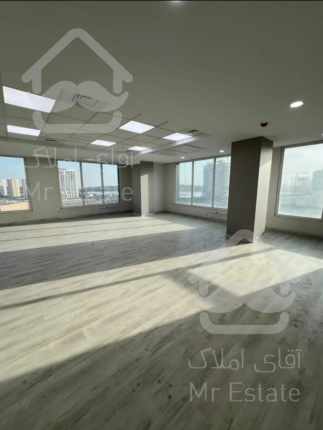 اجاره ۱۰۷ متر آپارتمان اداری مجتمع کنتراست مال دریاچه