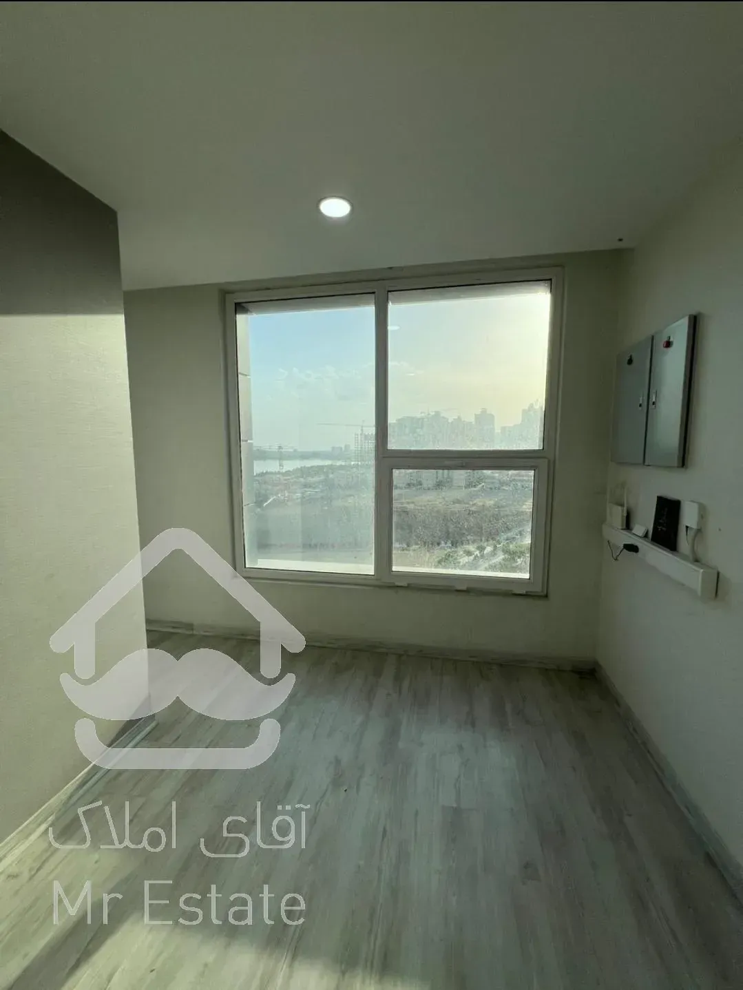 اجاره ۱۰۷ متر آپارتمان اداری مجتمع کنتراست مال دریاچه