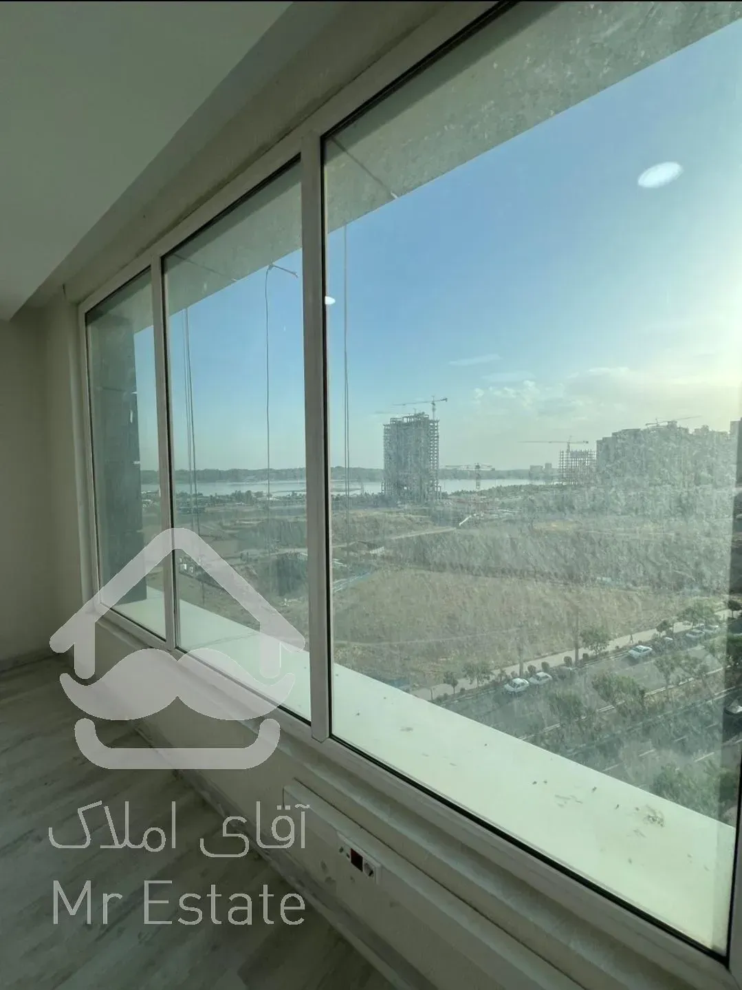 اجاره ۱۰۷ متر آپارتمان اداری مجتمع کنتراست مال دریاچه