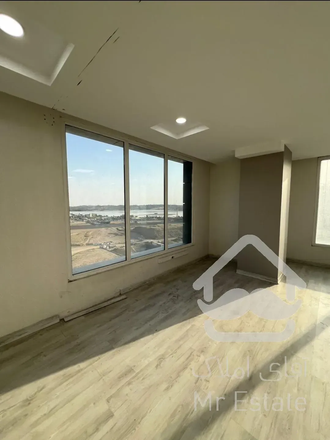 اجاره ۱۰۷ متر آپارتمان اداری مجتمع کنتراست مال دریاچه