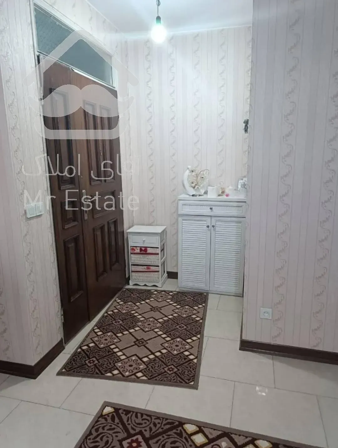 ۸۲ متر آپارتمان شخصی ساز شهرک راه آهن قائم