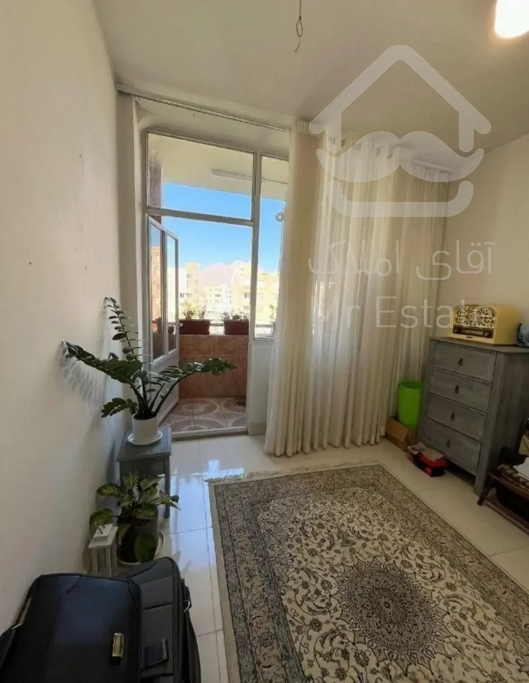 آپارتمان‌ ۸۰ متری دو خواب باغ فیض منطقه ۵