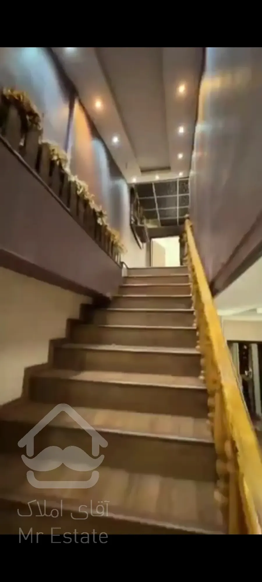 ویلا کنار دریا ۳ طبقه