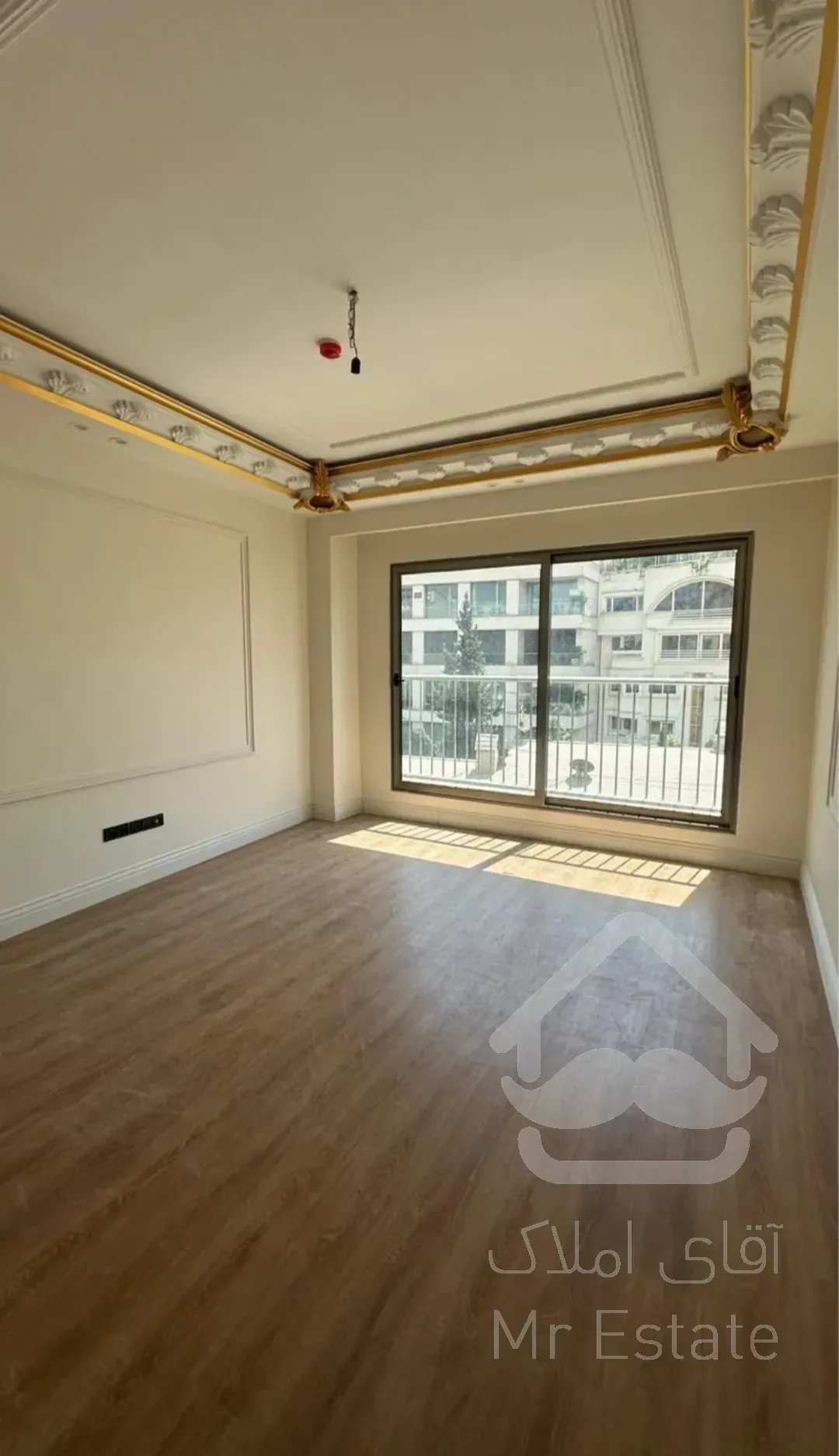 گلسنگ نیاوران ،250متر3خواب نوساز 3پارکینگ