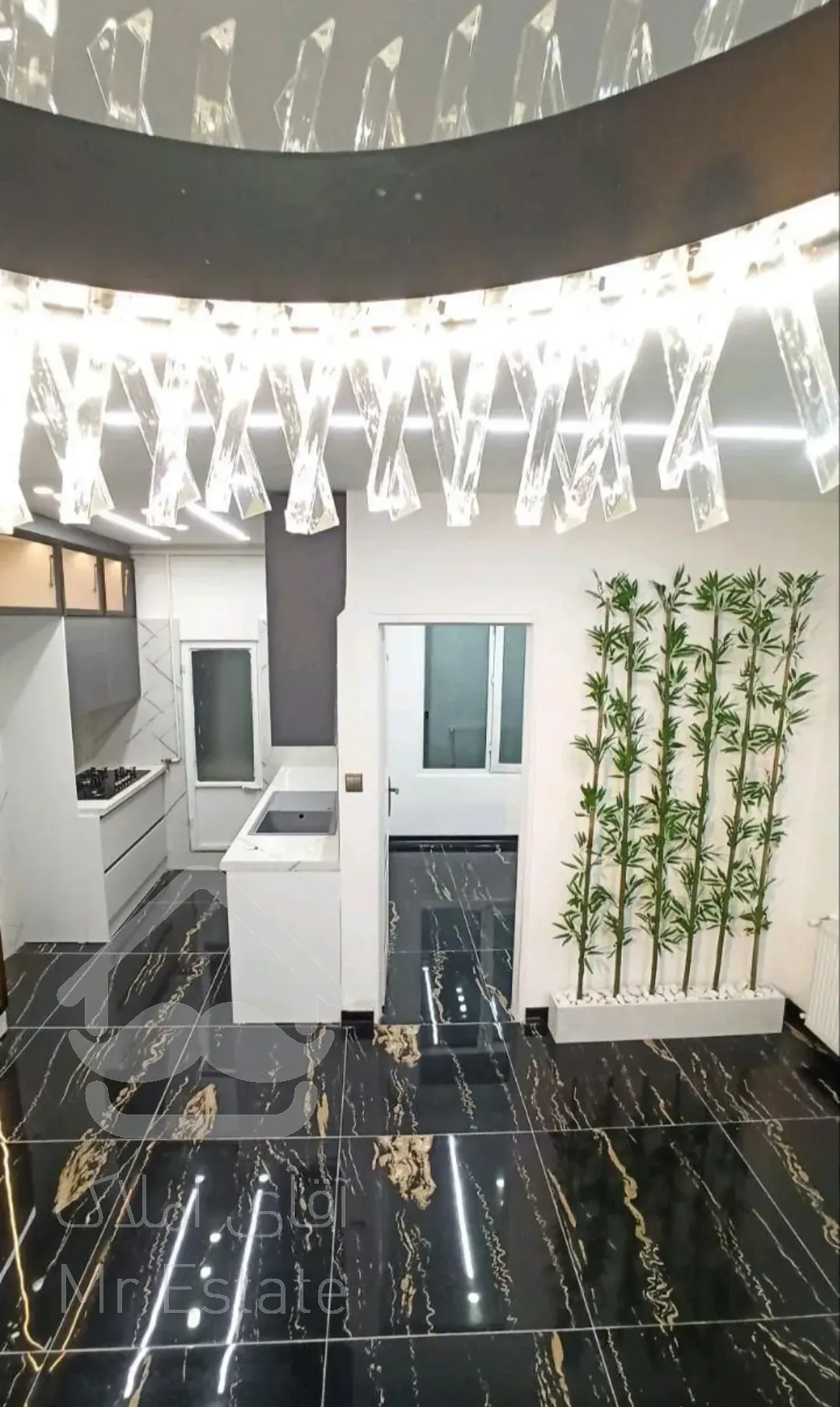 واحد خوش نقشه و سالن پرده خور