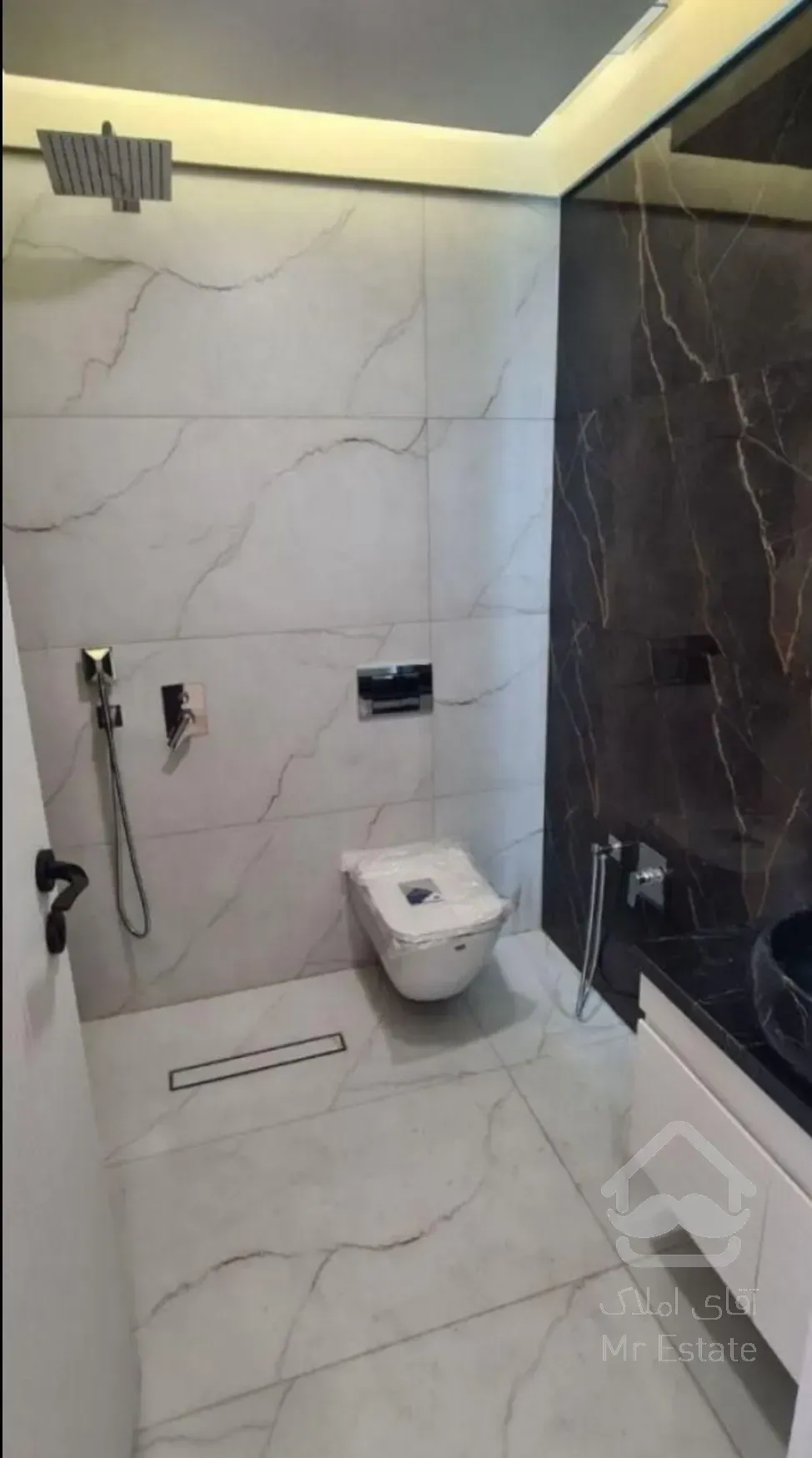 آپارتمان نوساز ۳طبقه در شهرک الهیه غرب منطقه۲۲ چیتگر