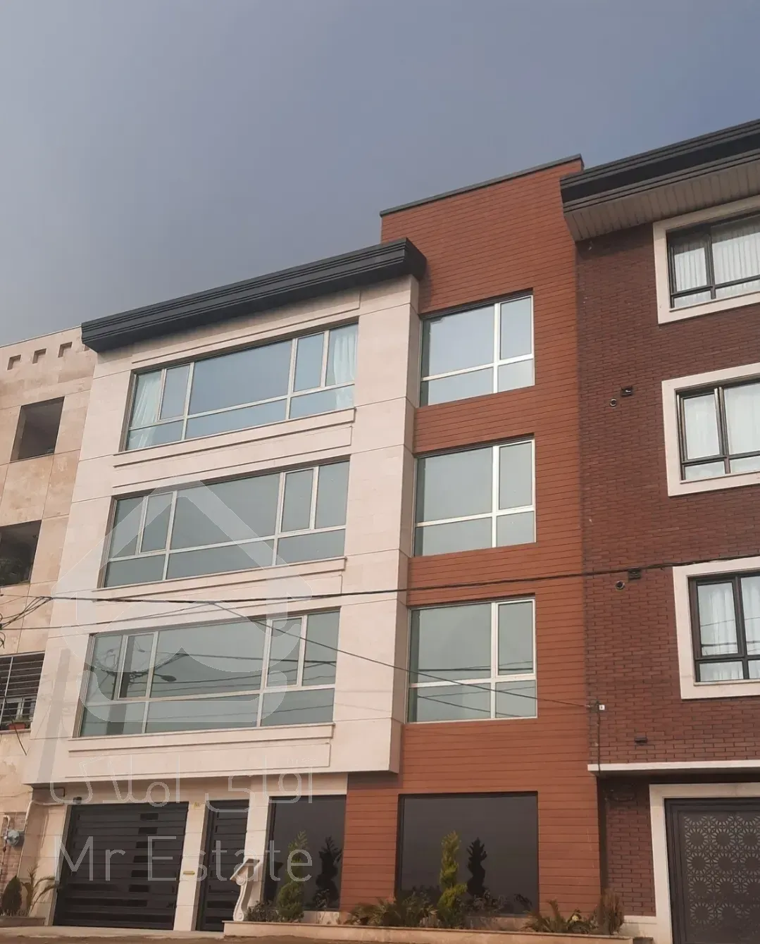 آپارتمان نوساز ۳طبقه در شهرک الهیه غرب منطقه۲۲ چیتگر