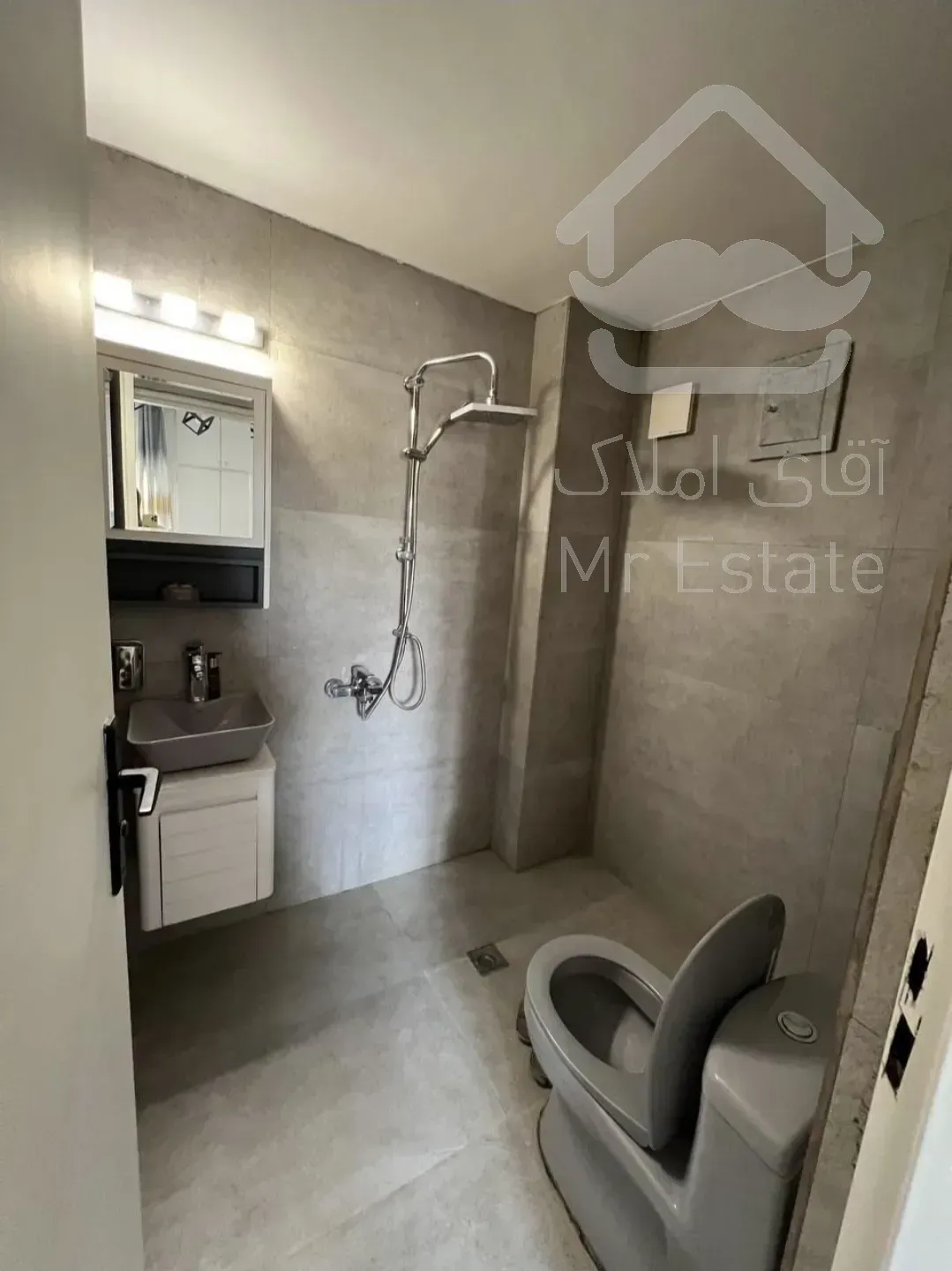 73 متر 8 واحدی دیزاین شده بدون اسانسور