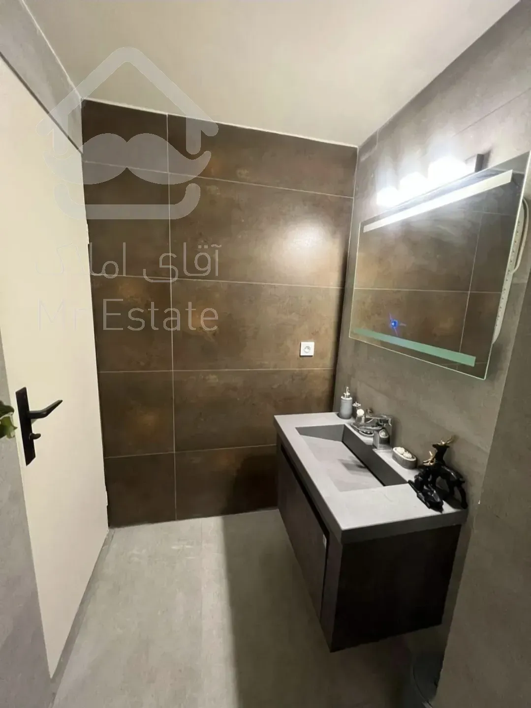 73 متر 8 واحدی دیزاین شده بدون اسانسور