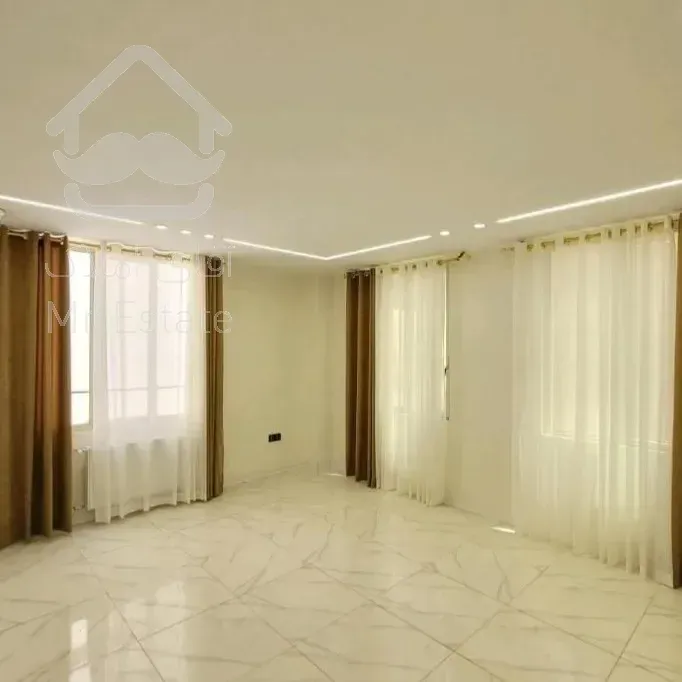 فروش اپارتمان ۷۰ متر زیر قیمت سالن پرده خور نور و نقشه عالی