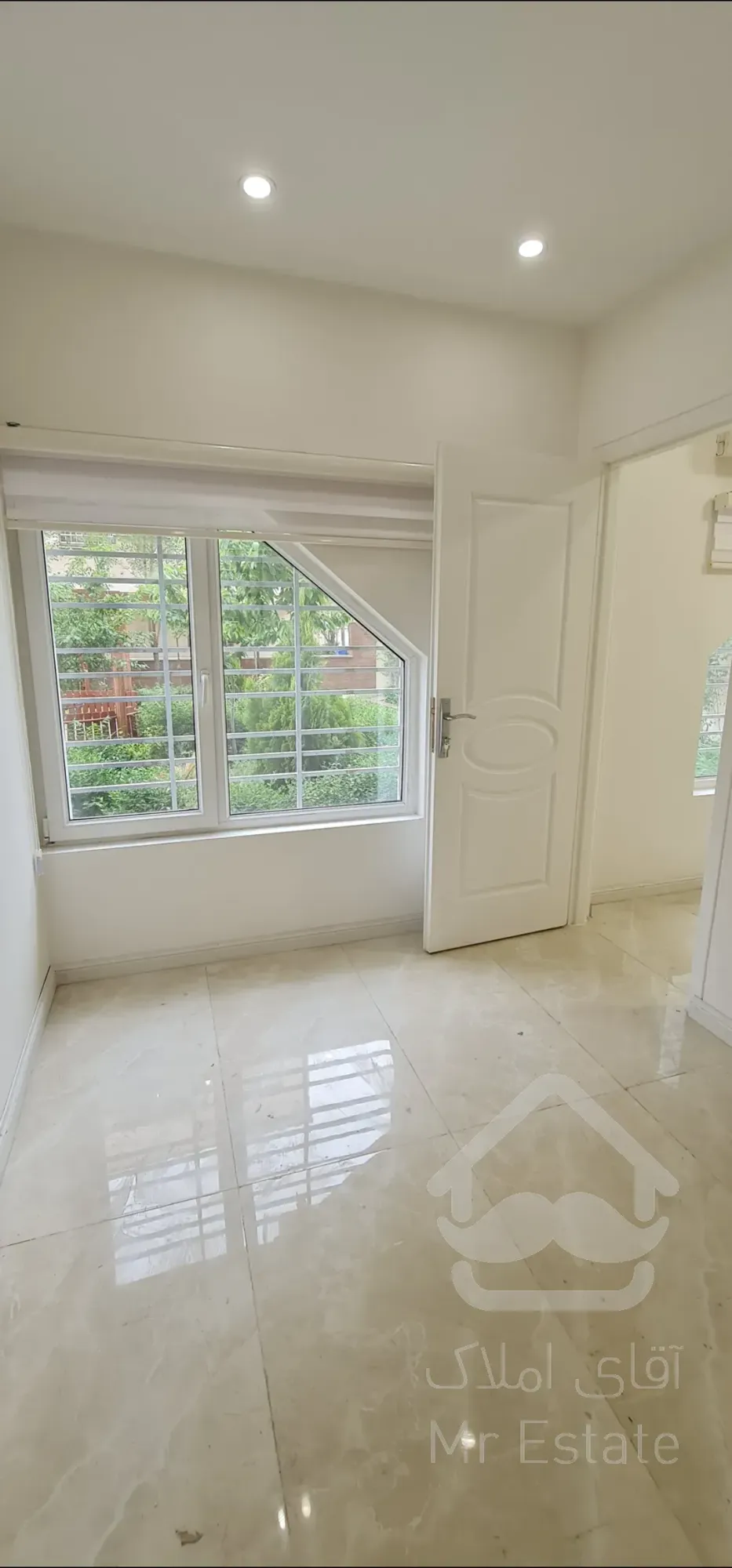 فروش واحد ۶۱ متری