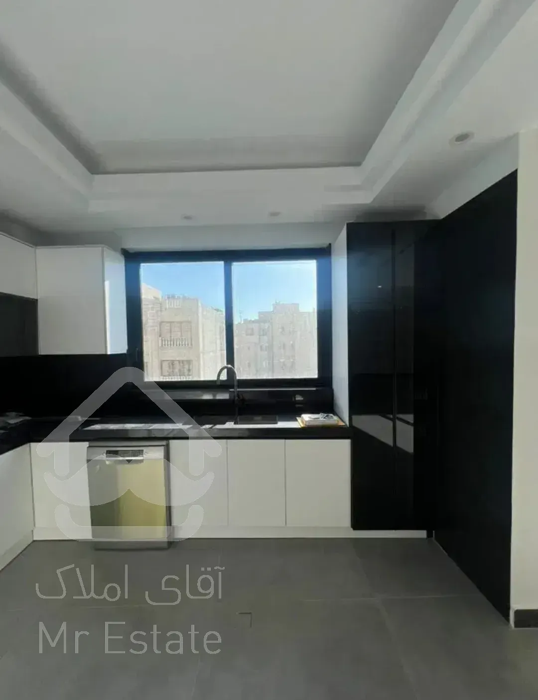 ۲۰۰متر تاپ برند نوساز/فول مشاعات آبی جیم/شمال جردن