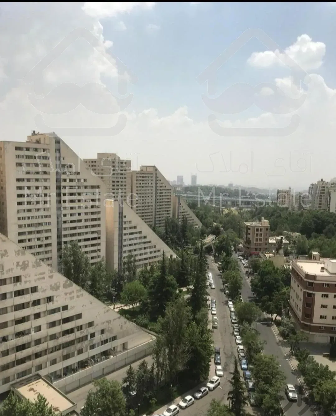 ۱۳۰متر بازسازی شده با پارکینگ مسقف آتی ساز