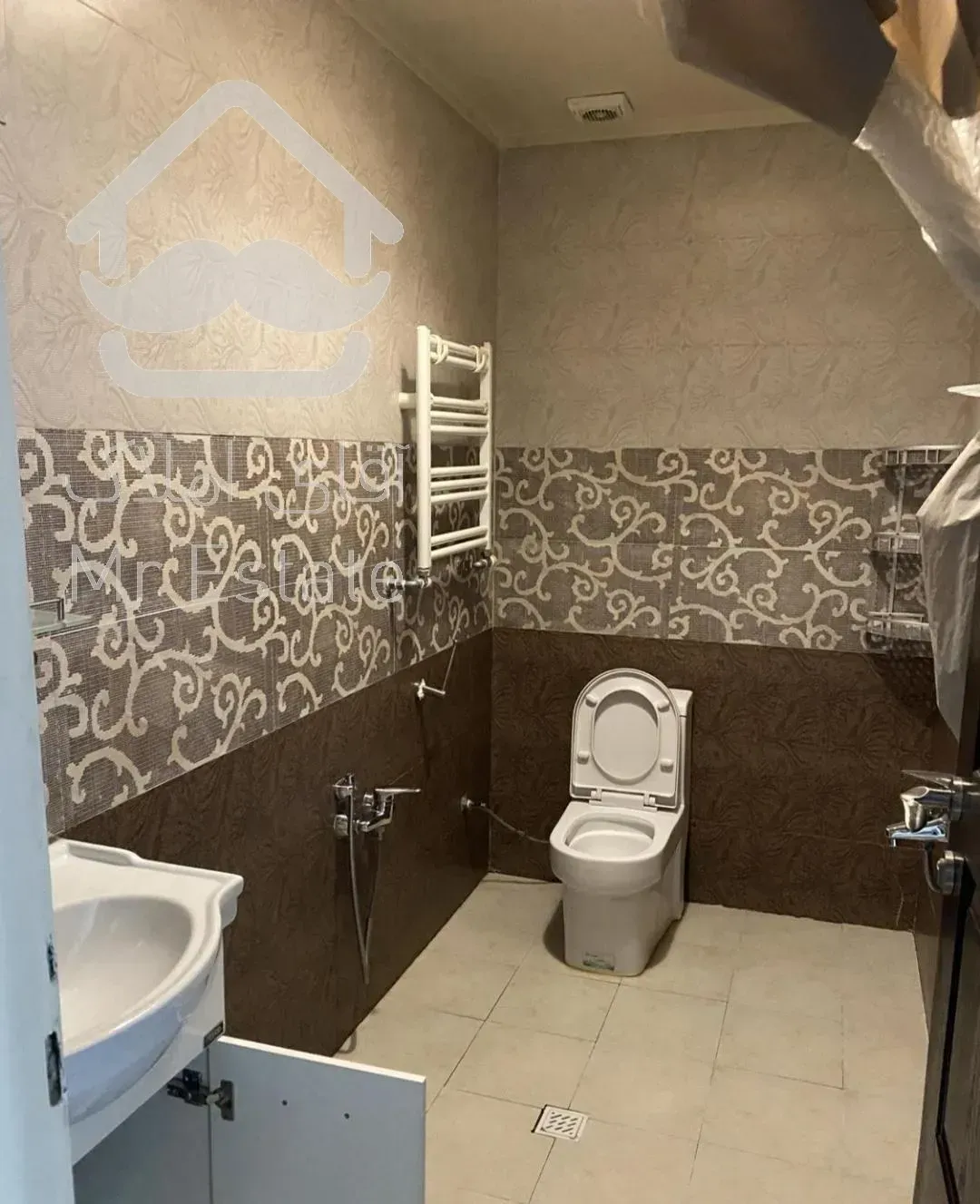 ۱۳۶‌مترسهروردی شمالی ۳خواب ویو لابی تخلیه فول‌امکانات