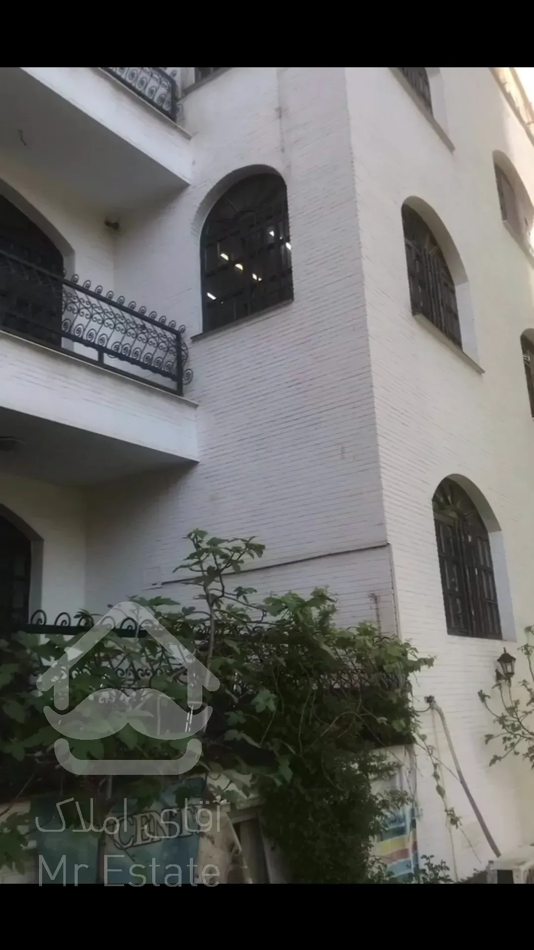 کلنگی بازسازی شده در مرودشت در دهکده المپیک