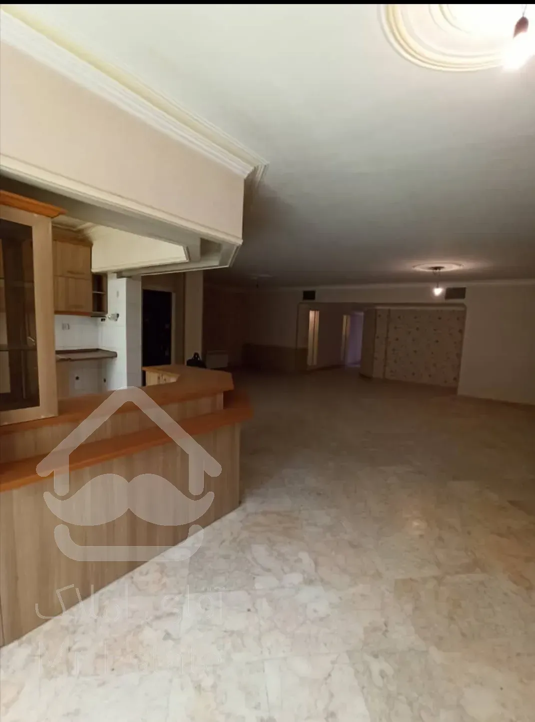 کلنگی با موقعیت اداری تابلو خور