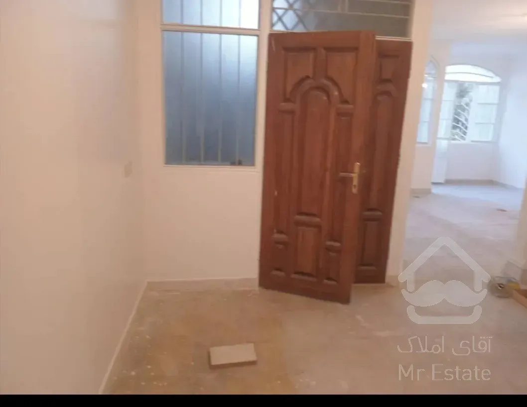 کلنگی با موقعیت اداری تابلو خور