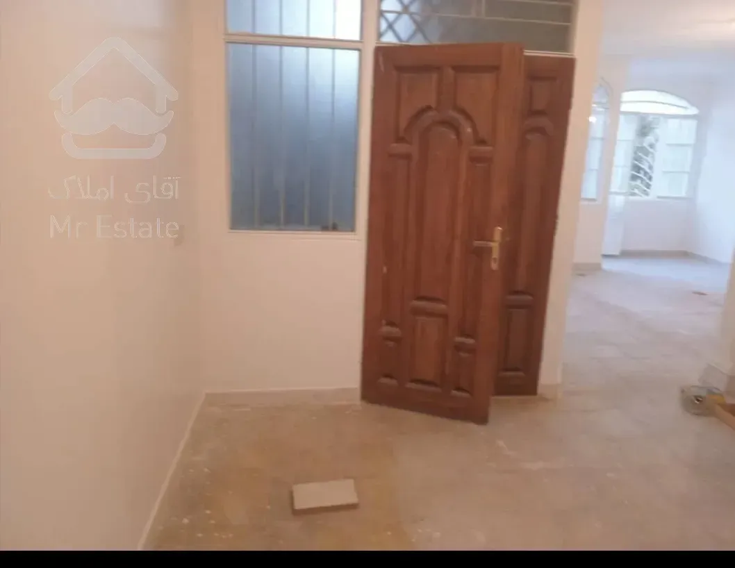 کلنگی با سه طبقه بنا سند تک برگ نزدیک به تمامی امکانات