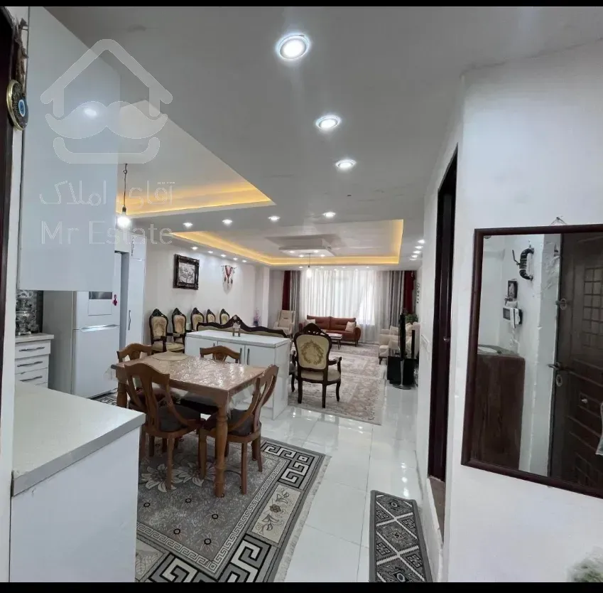 آپارتمان سندار/مرکز شهر/کمیاب