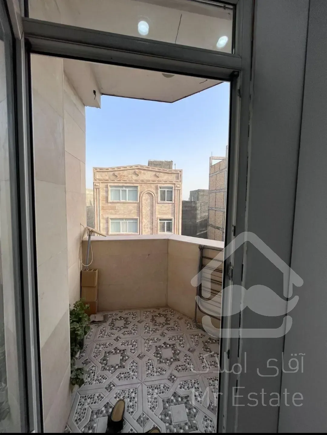 آپارتمان سندار/مرکز شهر/کمیاب