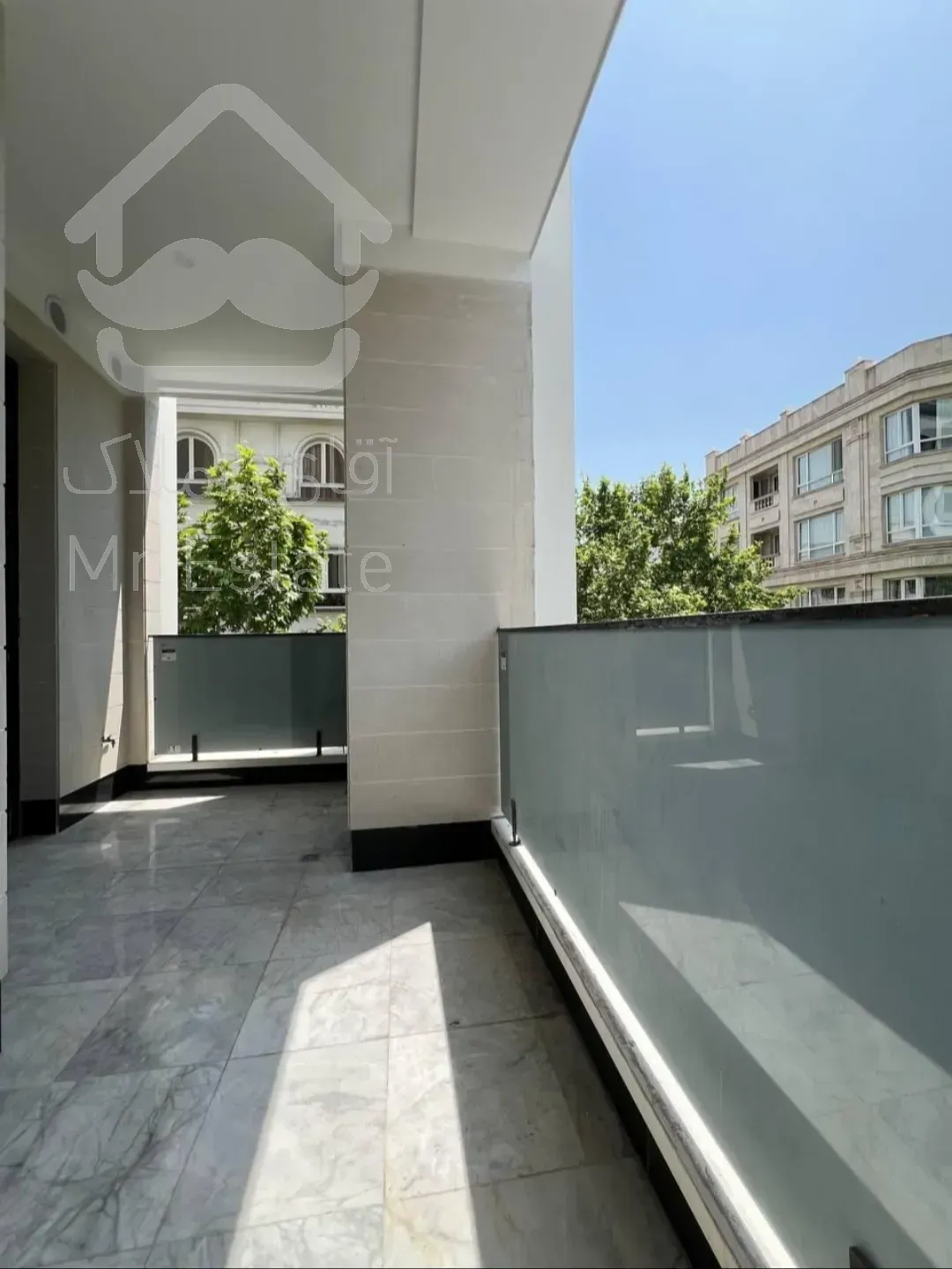 فروش واحد ۱۳۷متری ۲ خواب تاپ لوکیشن برج باغ