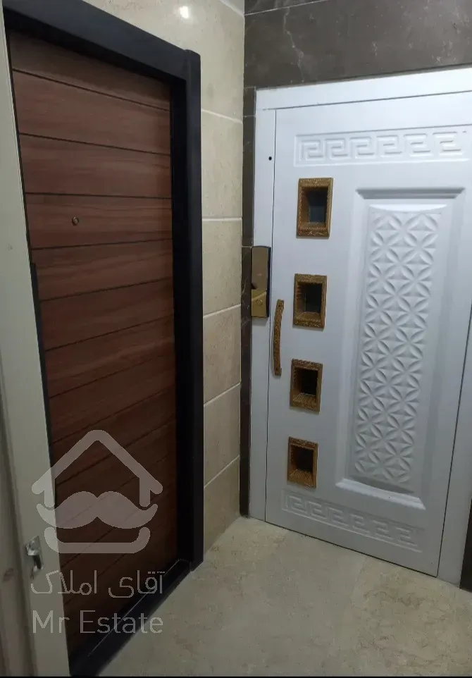 اپارتمان ۱۳۲ متری  نوساز  امام حسین طبقه پنجم و سوم