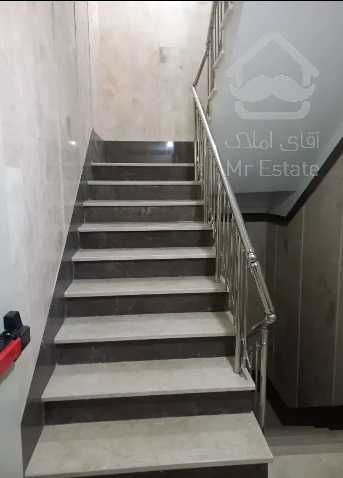 اپارتمان ۱۳۲ متری  نوساز  امام حسین طبقه پنجم و سوم