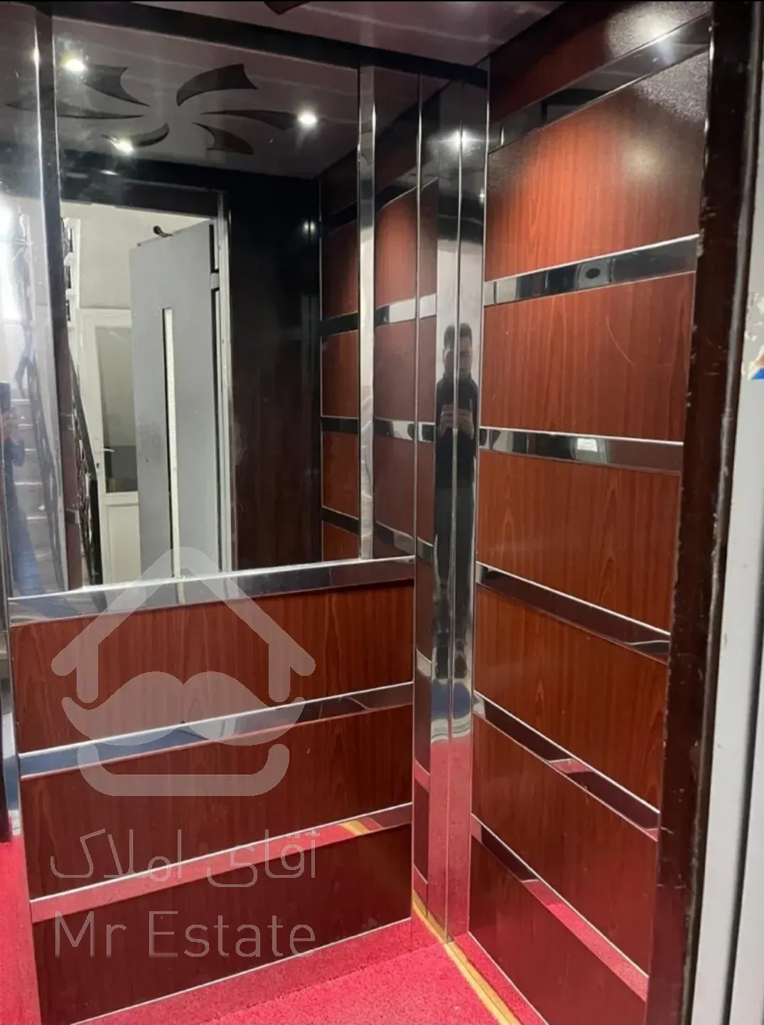 یک واحد آپارتمان، ۸۰ متری واقع در گلسرخی