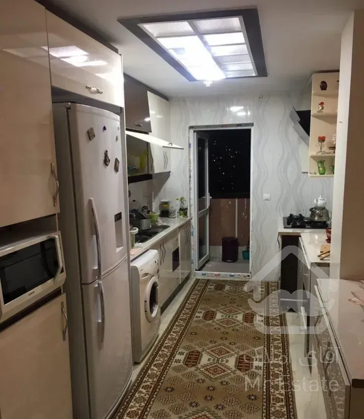 ۱۱۴ متر ۲ خوابه فول امکانات غرق در نور