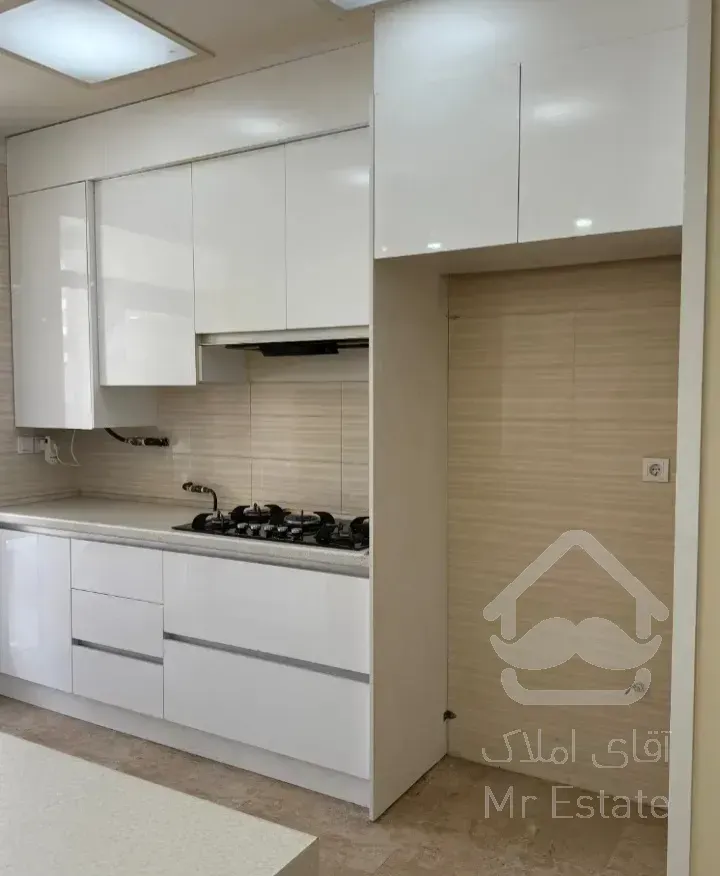 ۱۳۰ متر آپارتمان ۲ خوابه بدون مشابه در منطقه