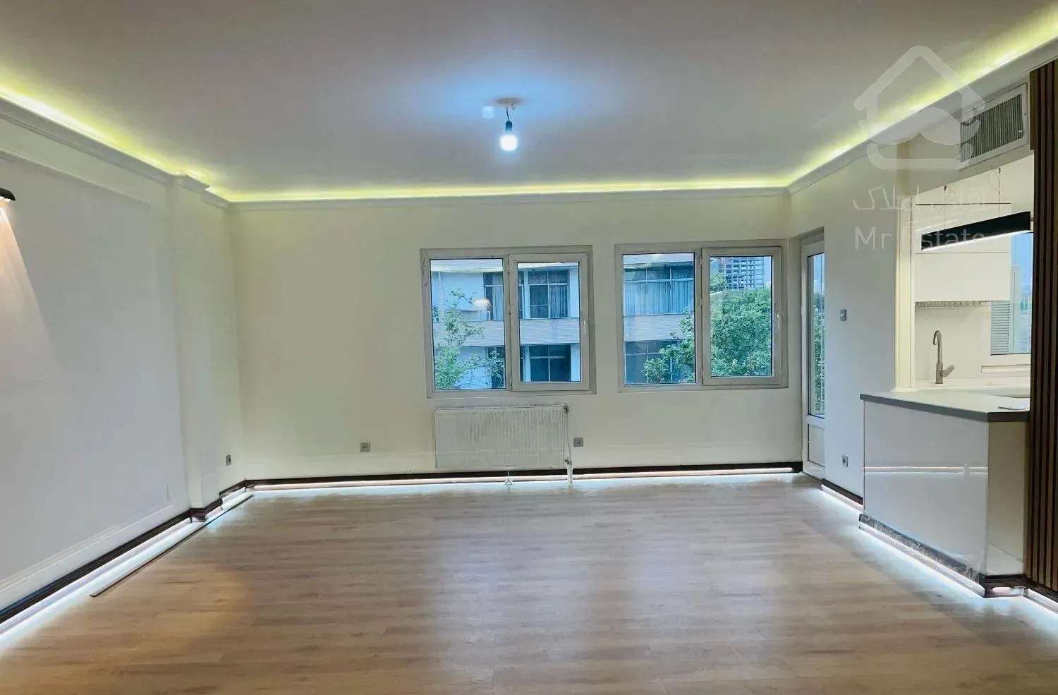 اپارتمان 130 متر 3 خواب آکواریوم نور