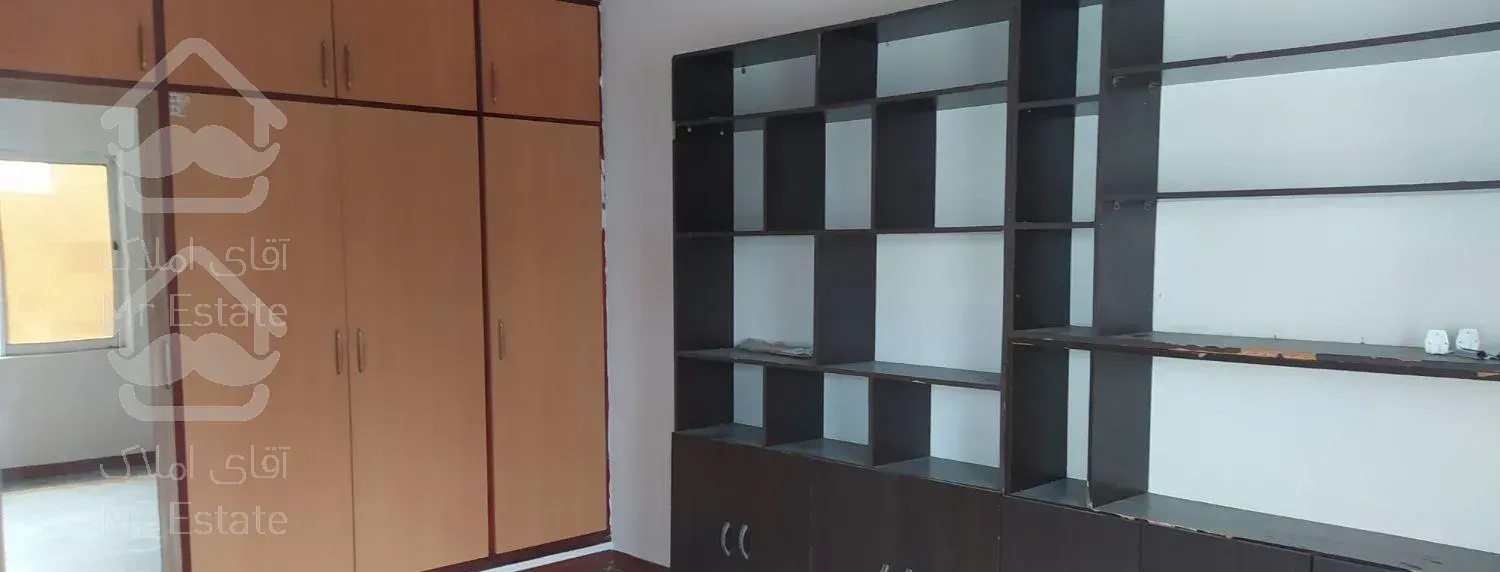 آپارتمان ۱۲۰ متری تمیز