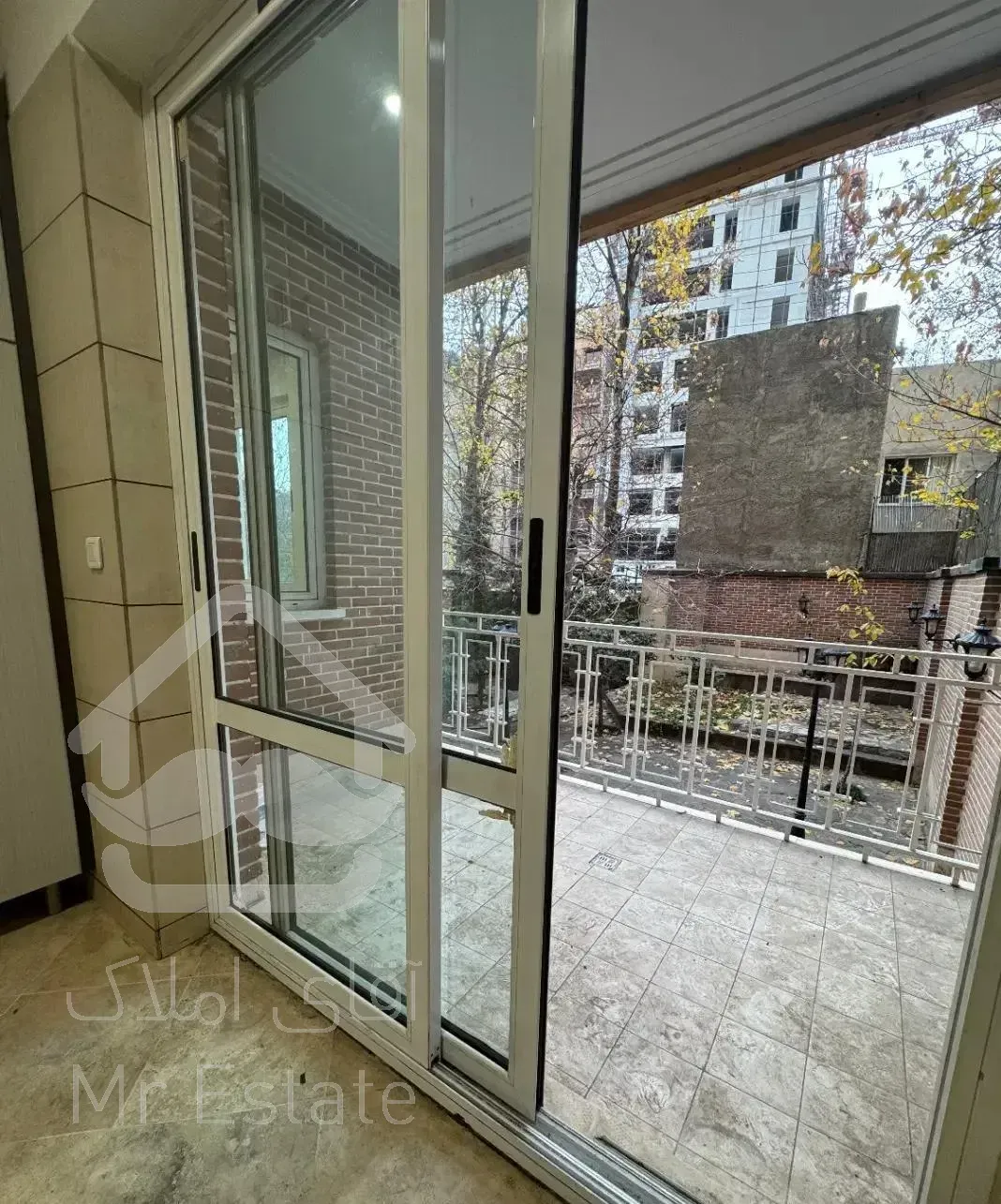 فرشته ۱۸۲ متر