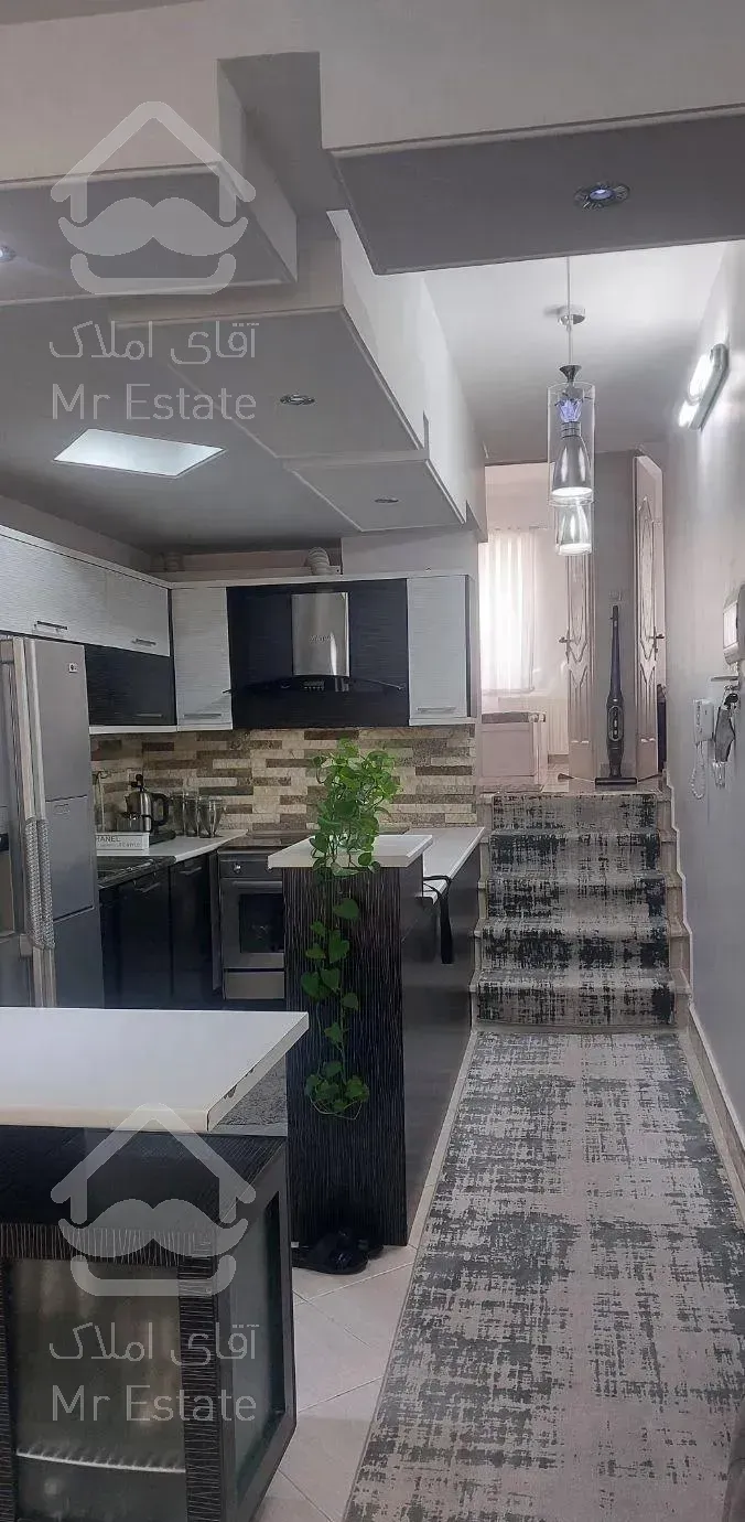 ویلایی ۳ طبقه مجزا  جنوبی