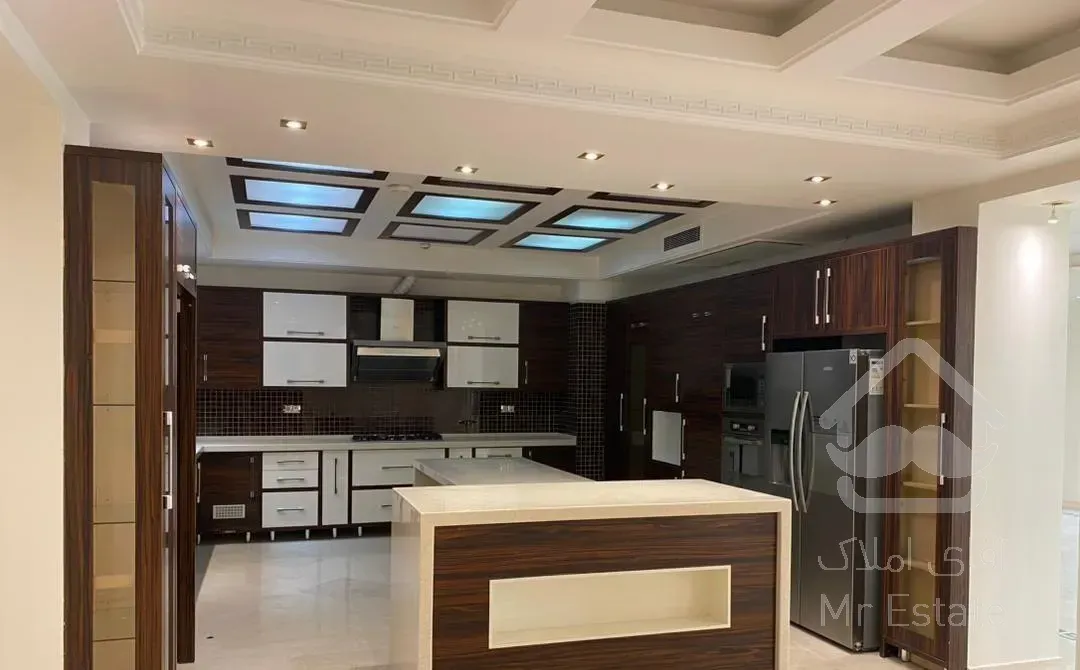 ۲۵۰ متر ۳ خوابه نیاوران یاسر