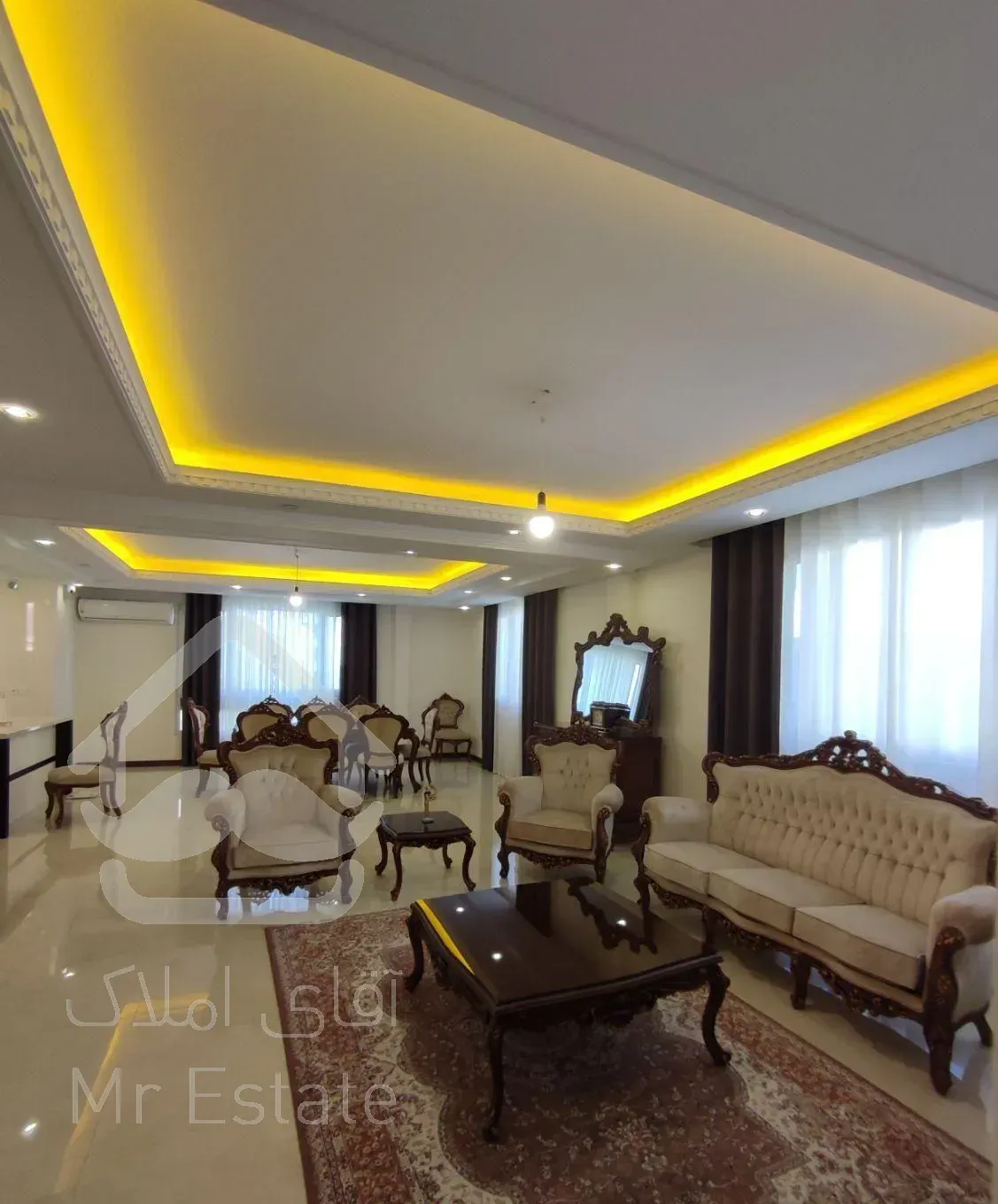 130 متر۳ خواب  / سه نبش/ 2 پارکینگ / بهارشیراز