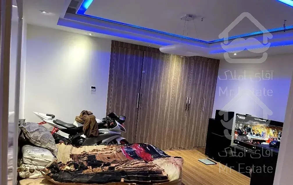 ۲۰۷متر طبقه ۱۰ ** ۵پارکینگ باکس** تکواحدی